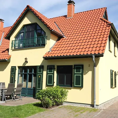 De Fischer Un Sien Fru Og Lejlighed Wustrow (Fischland)